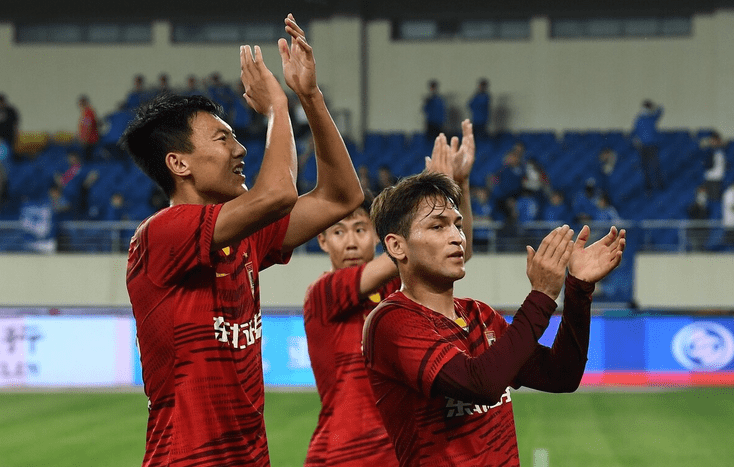 Doinb在日本队比赛中问鼎冠军,绝杀引发热议!(doinb为什么不打比赛)九游体育APP