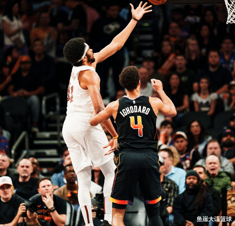 包含杜兰特爆冷击败瑞士队,回归赛场引爆全场!的词条九游体育官网